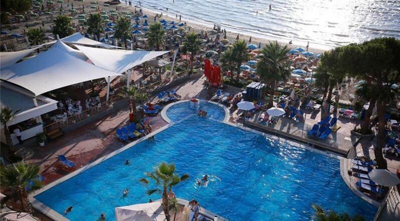 Mali I Robit Beachfront Apartment Golem  Εξωτερικό φωτογραφία